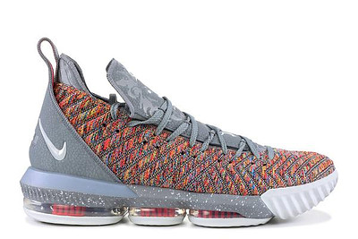 Come calzano le Nike Lebron 16